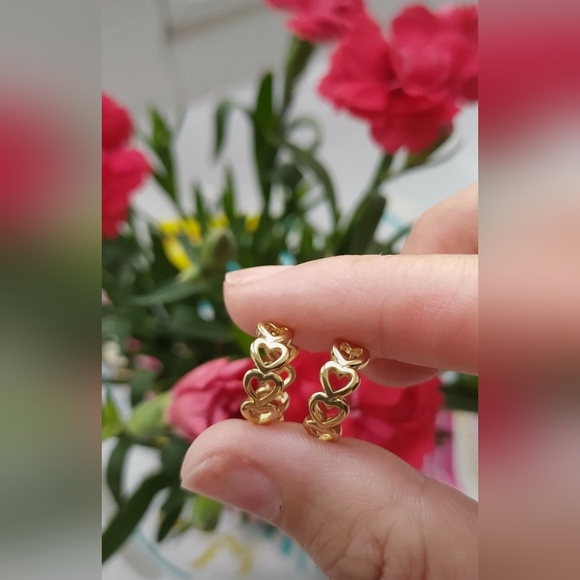 Earrings - Picture 2 of 3